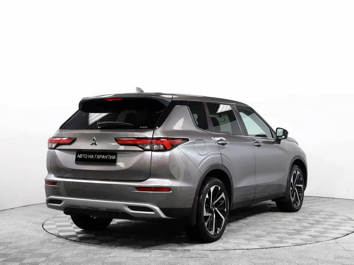Mitsubishi Outlander IV · HL — фото 4