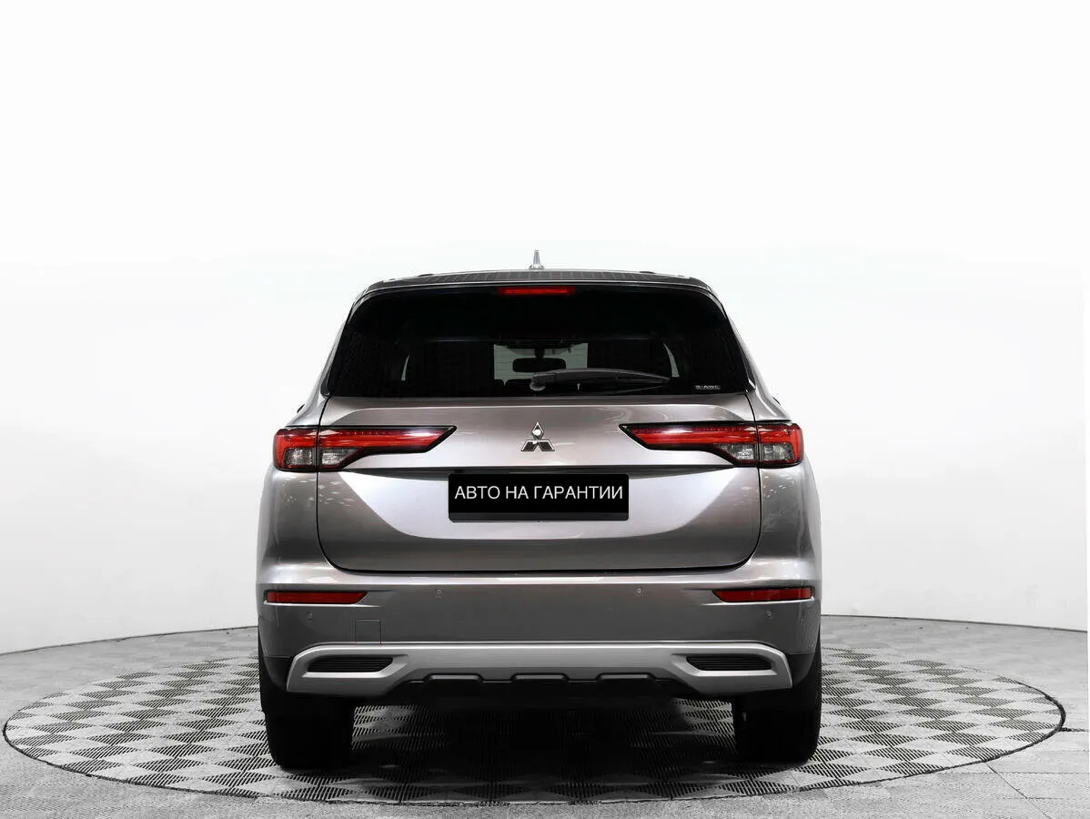 Mitsubishi Outlander IV · HL — фото 5
