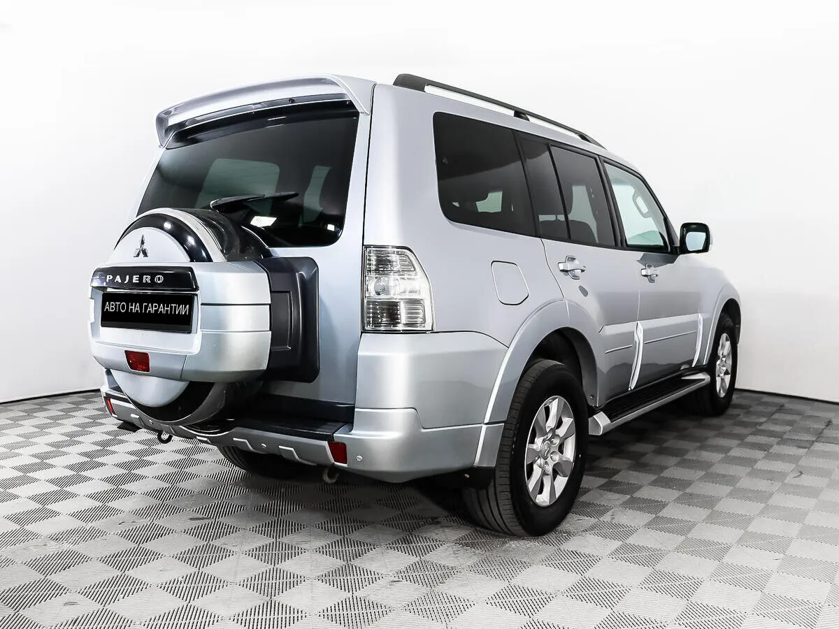Mitsubishi Pajero IV Рестайлинг 1 · Instyle — фото 3