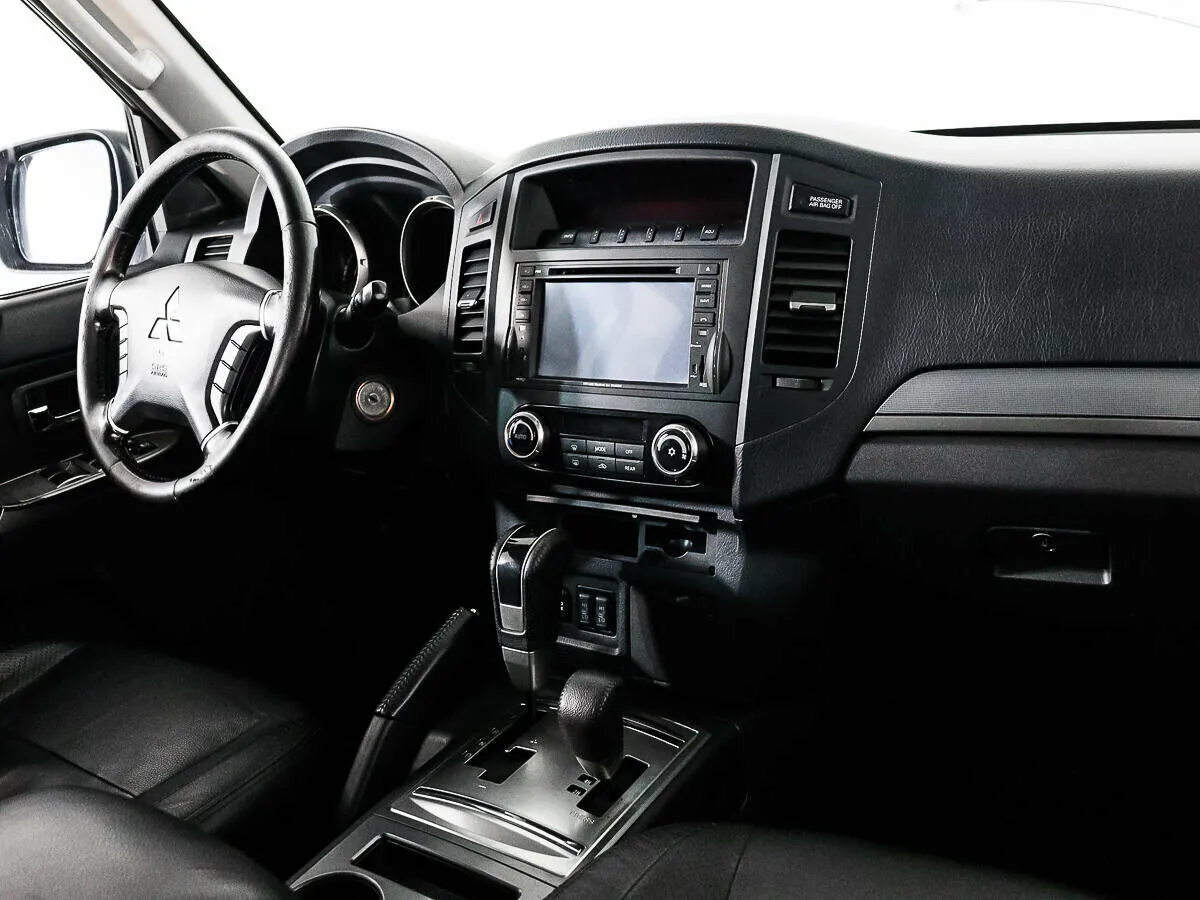 Mitsubishi Pajero IV Рестайлинг 1 · Instyle — фото 5