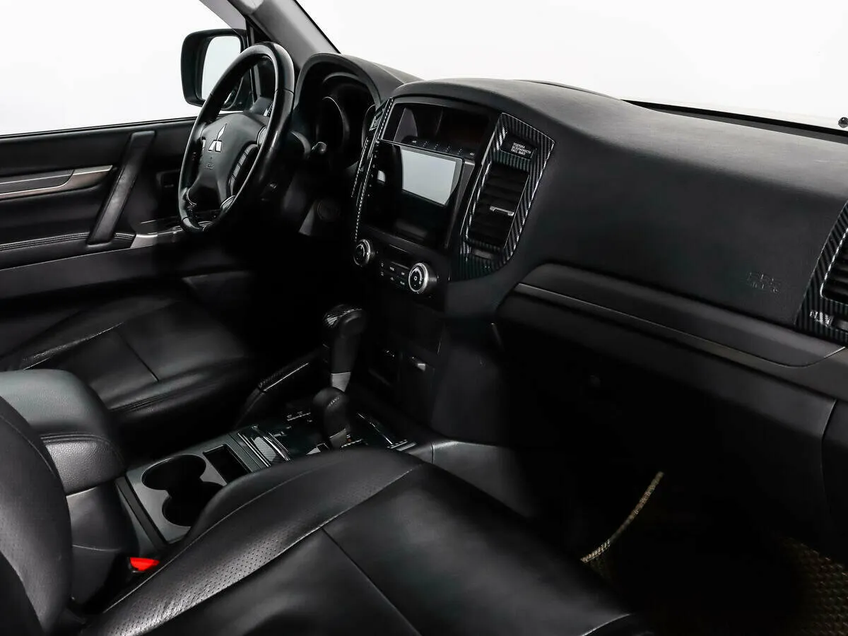 Mitsubishi Pajero IV Рестайлинг 1 · Instyle — фото 5