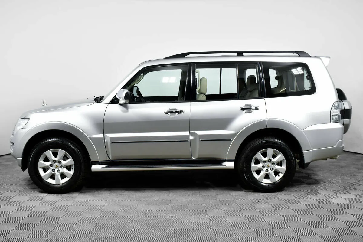 Mitsubishi Pajero IV Рестайлинг 2 · GLS — фото 3