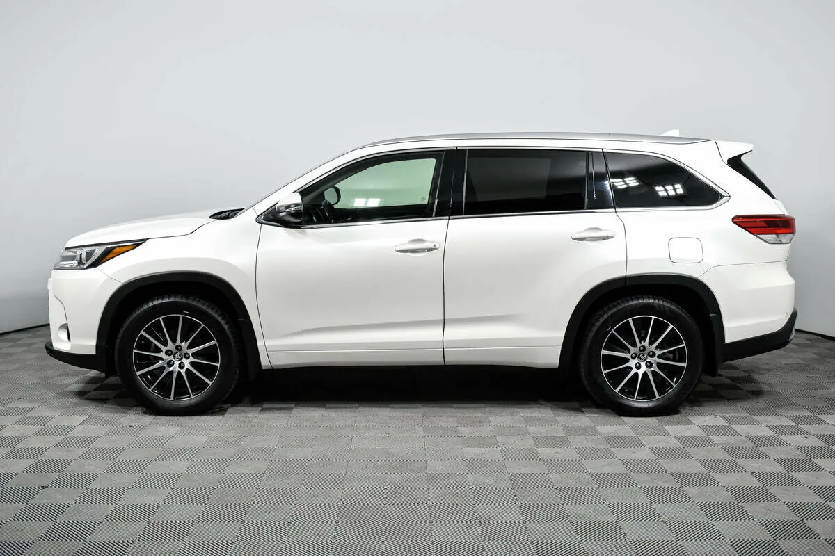 Toyota Highlander III (XU50) Рестайлинг · Элеганс — фото 3