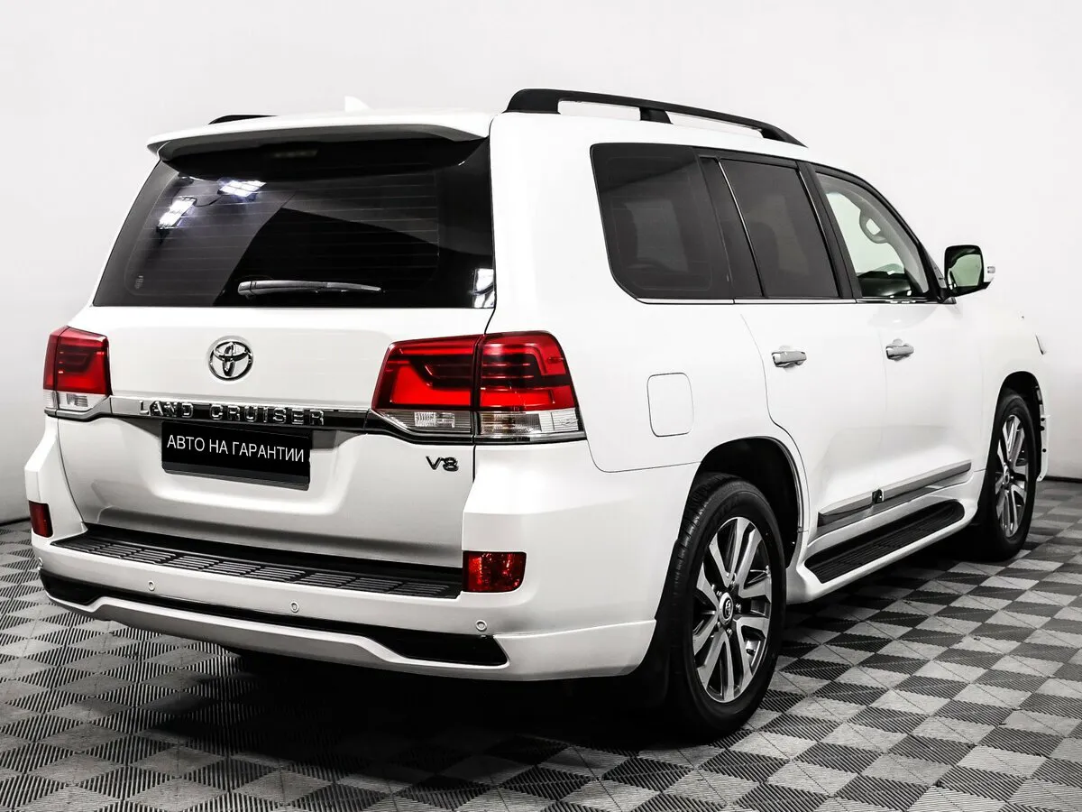 Toyota Land Cruiser 200 Series Рестайлинг 2 · Executive White — фото 3