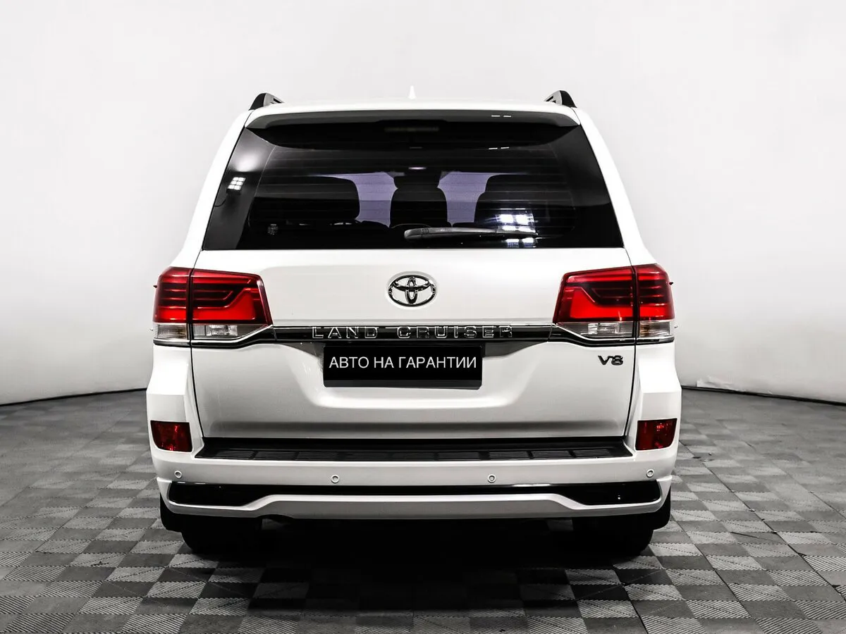 Toyota Land Cruiser 200 Series Рестайлинг 2 · Executive White — фото 4