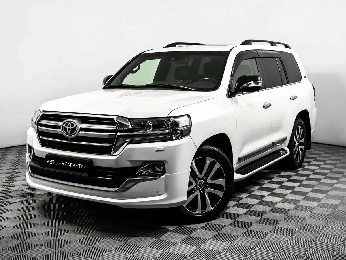 Toyota Land Cruiser 200 Series Рестайлинг 2 · Комфорт