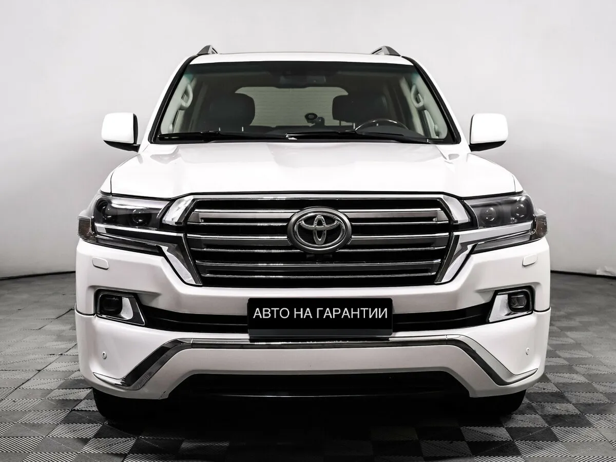 Toyota Land Cruiser 200 Series · Люкс — фото 2