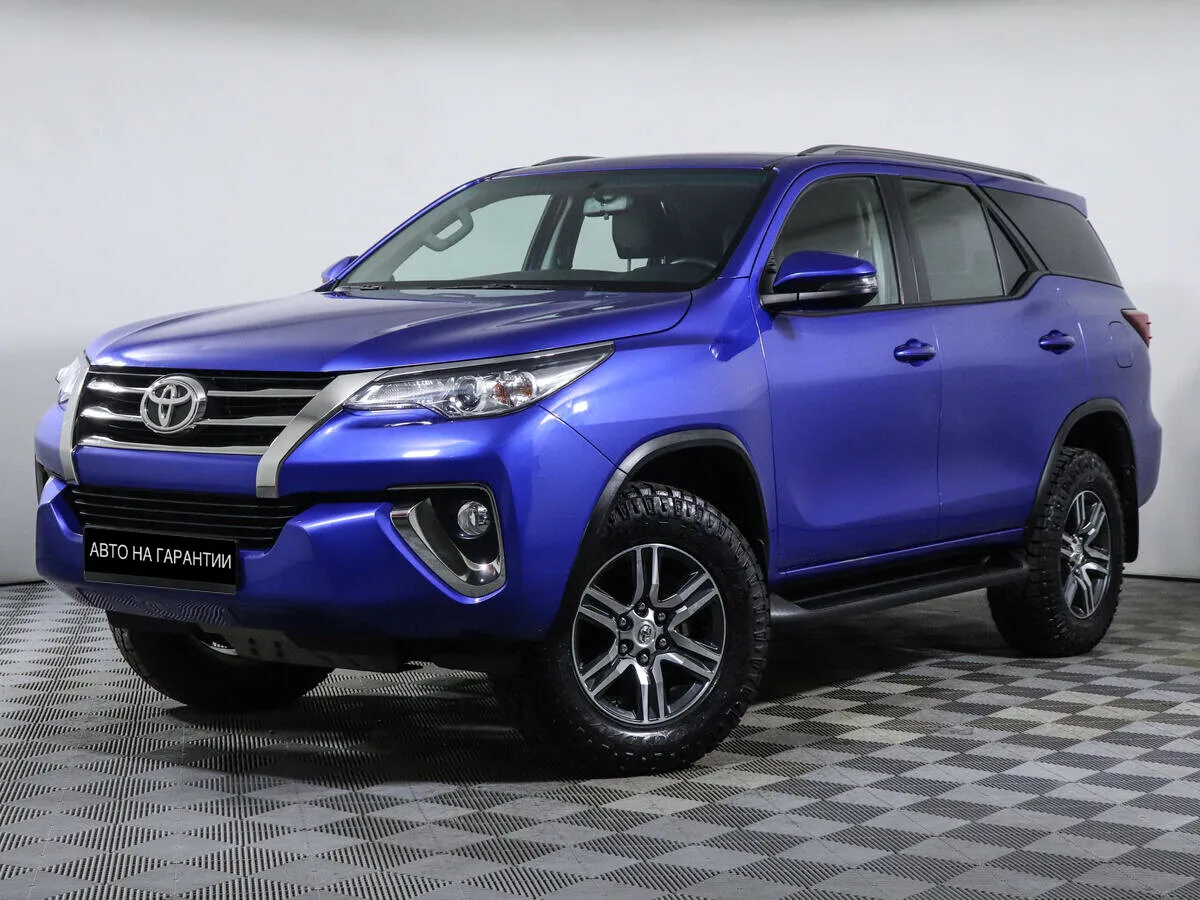 Toyota Fortuner II · Стандарт
