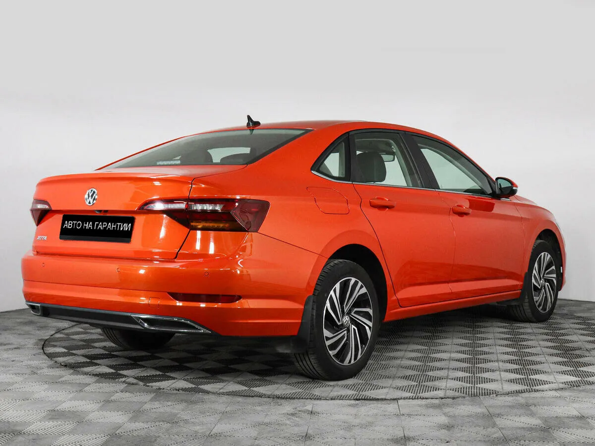 Volkswagen Jetta VII · Respect — фото 3