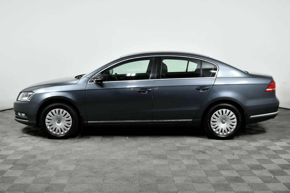 Volkswagen Passat B7 · Highline — фото 3