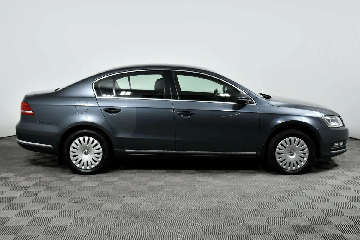 Volkswagen Passat B7 · Highline — фото 4