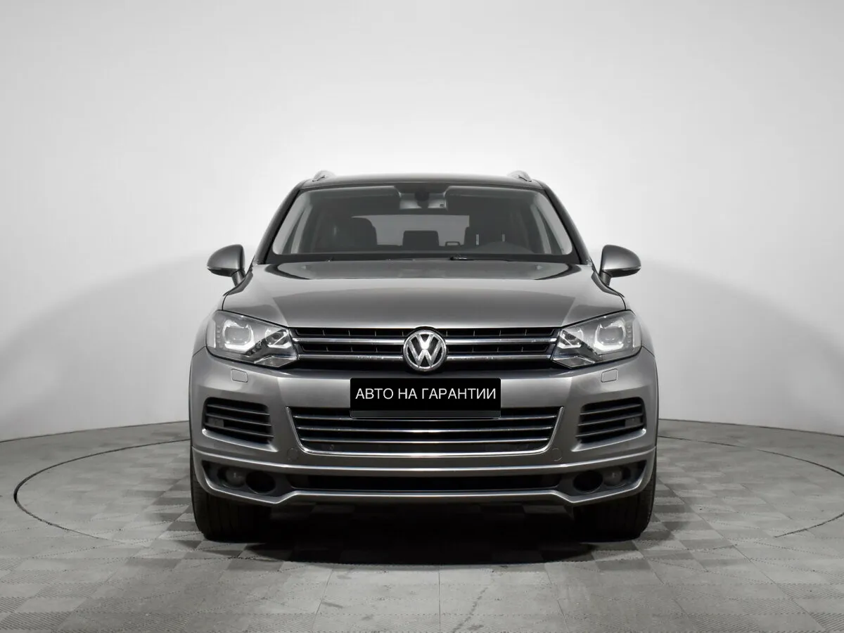 Volkswagen Touareg II Рестайлинг · Base — фото 2