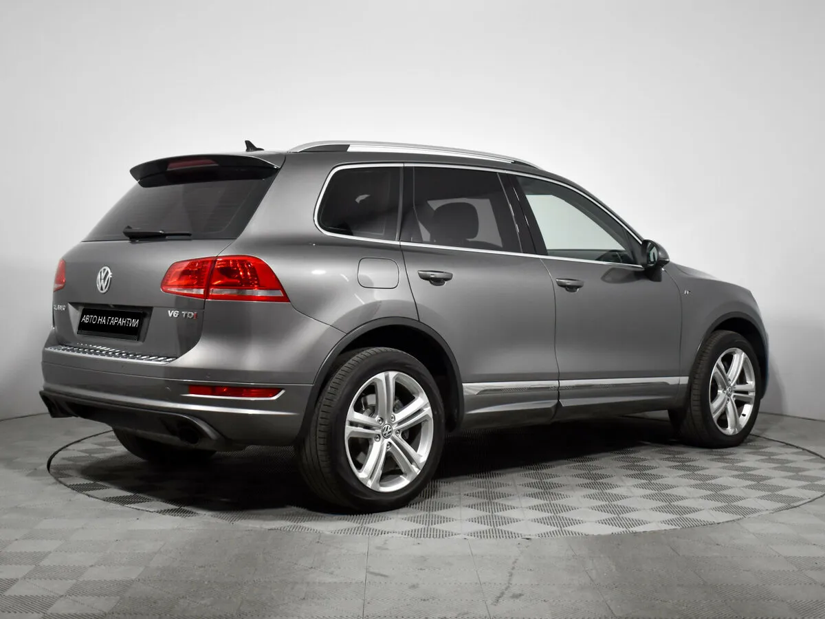 Volkswagen Touareg II Рестайлинг · Base — фото 3