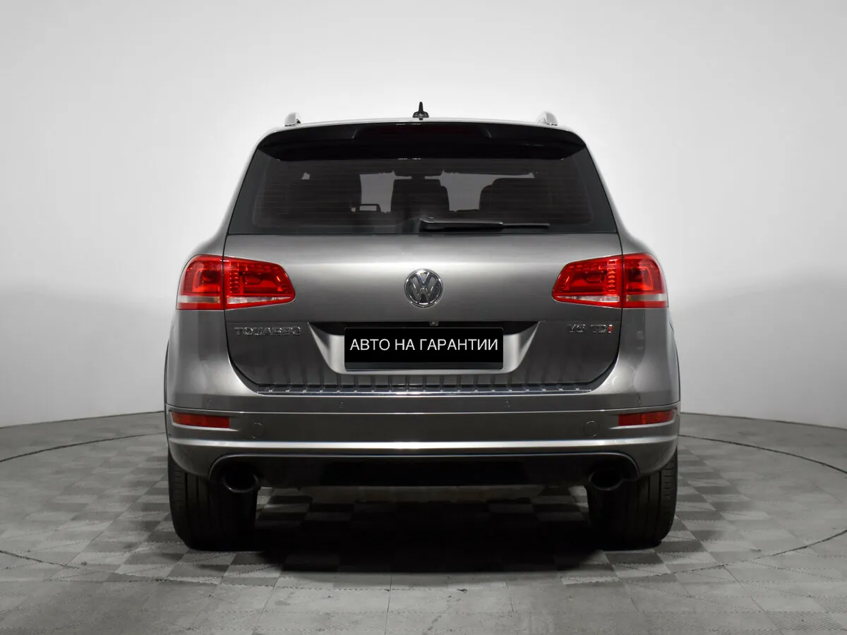 Volkswagen Touareg II Рестайлинг · Base — фото 4