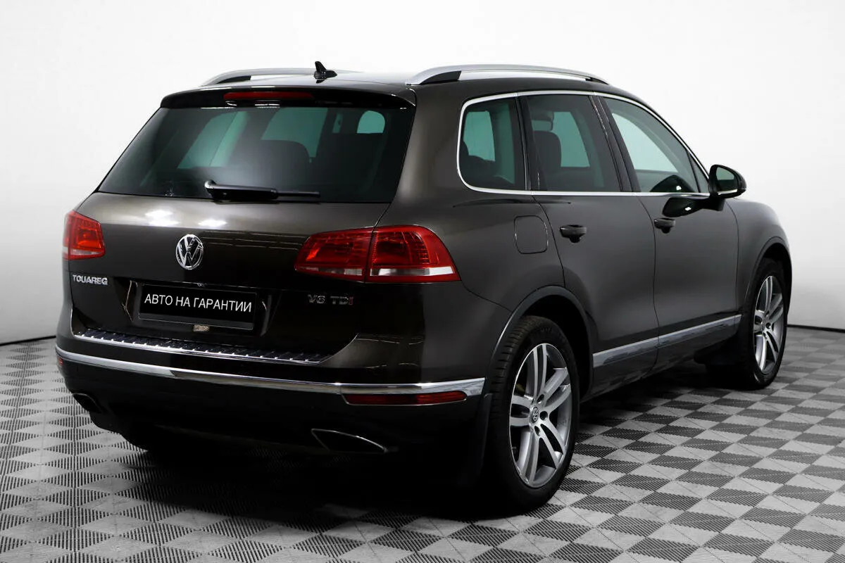 Volkswagen Touareg II Рестайлинг · Base — фото 3