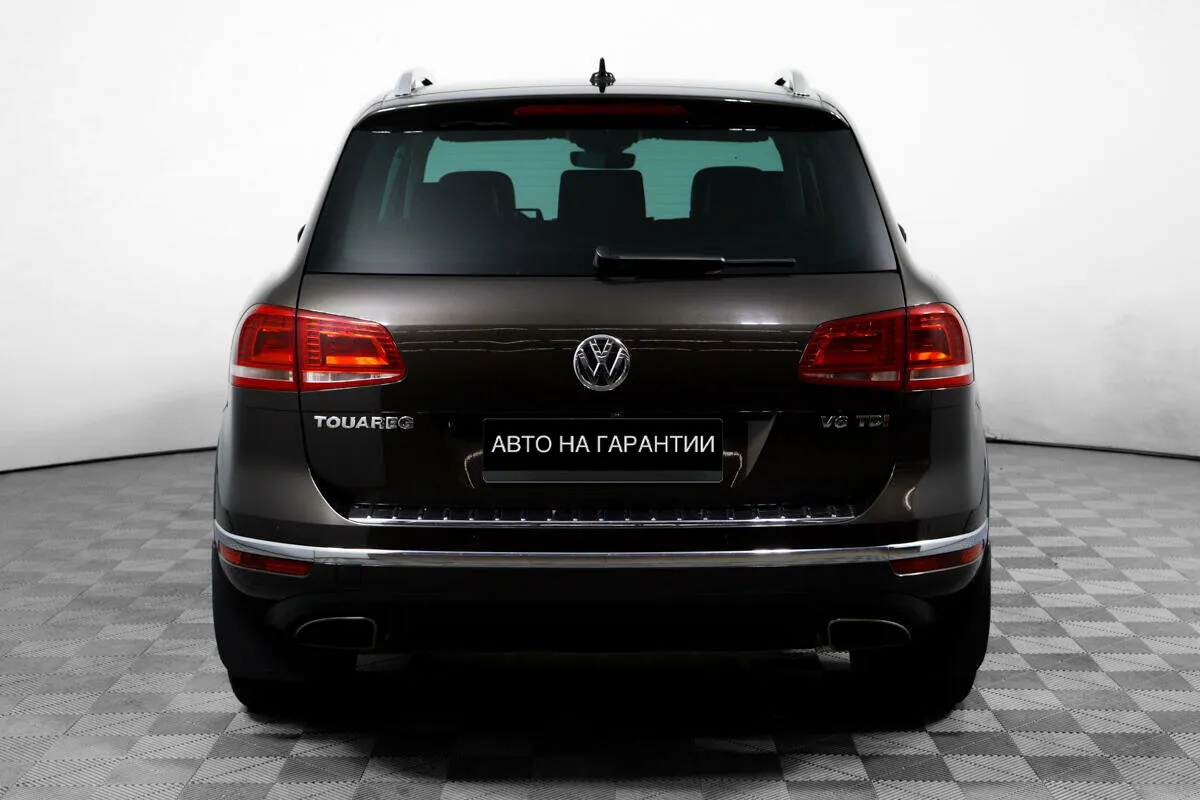 Volkswagen Touareg II Рестайлинг · Base — фото 4