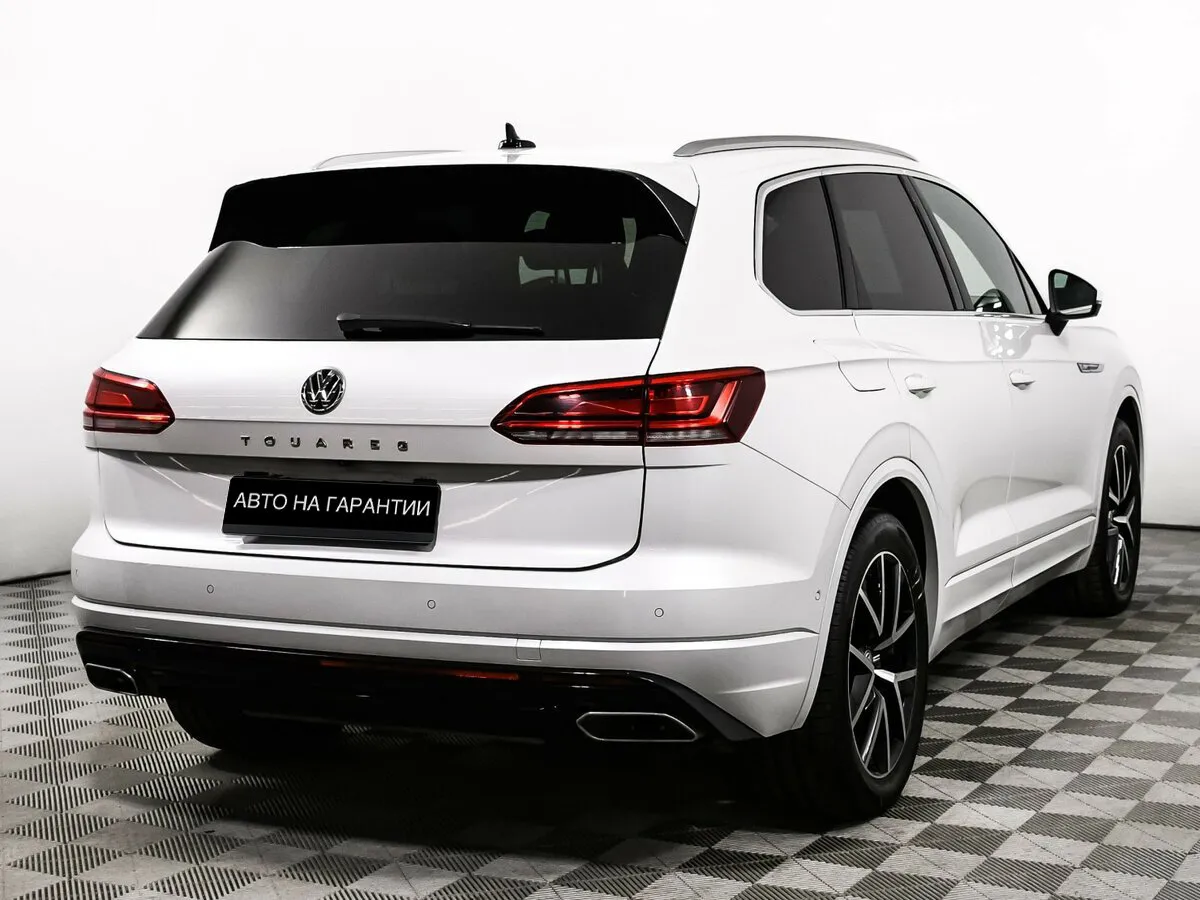 Volkswagen Touareg III · R-Line — фото 3