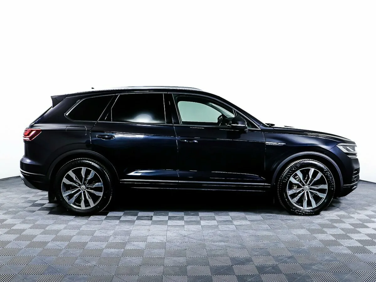 Volkswagen Touareg III · Respect (2018-2021) — фото 4