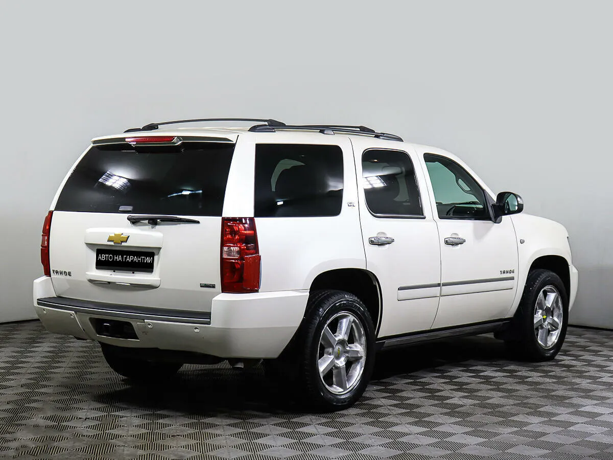 Chevrolet Tahoe III · LTZ — фото 3