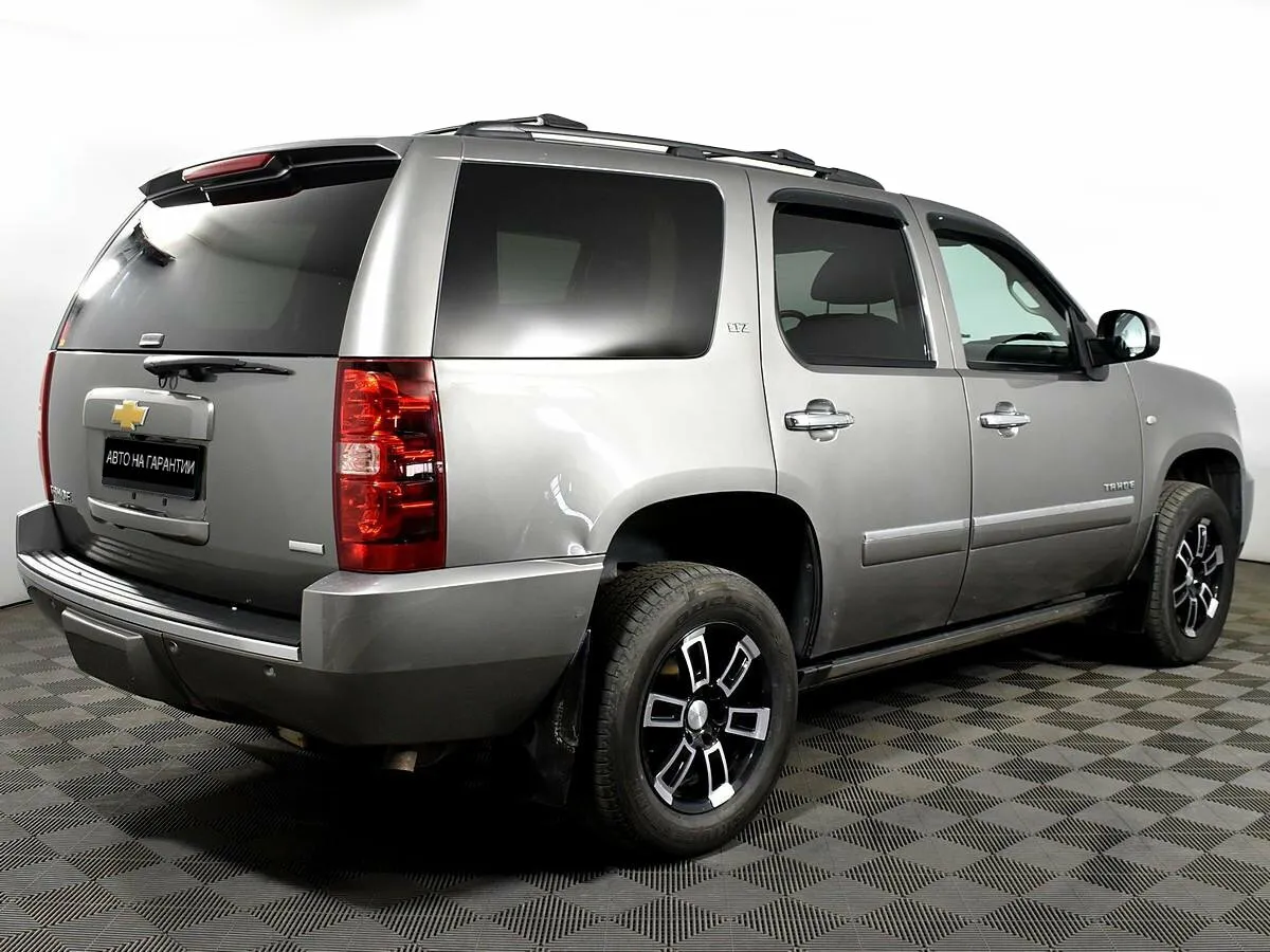 Chevrolet Tahoe III · LTZ — фото 3