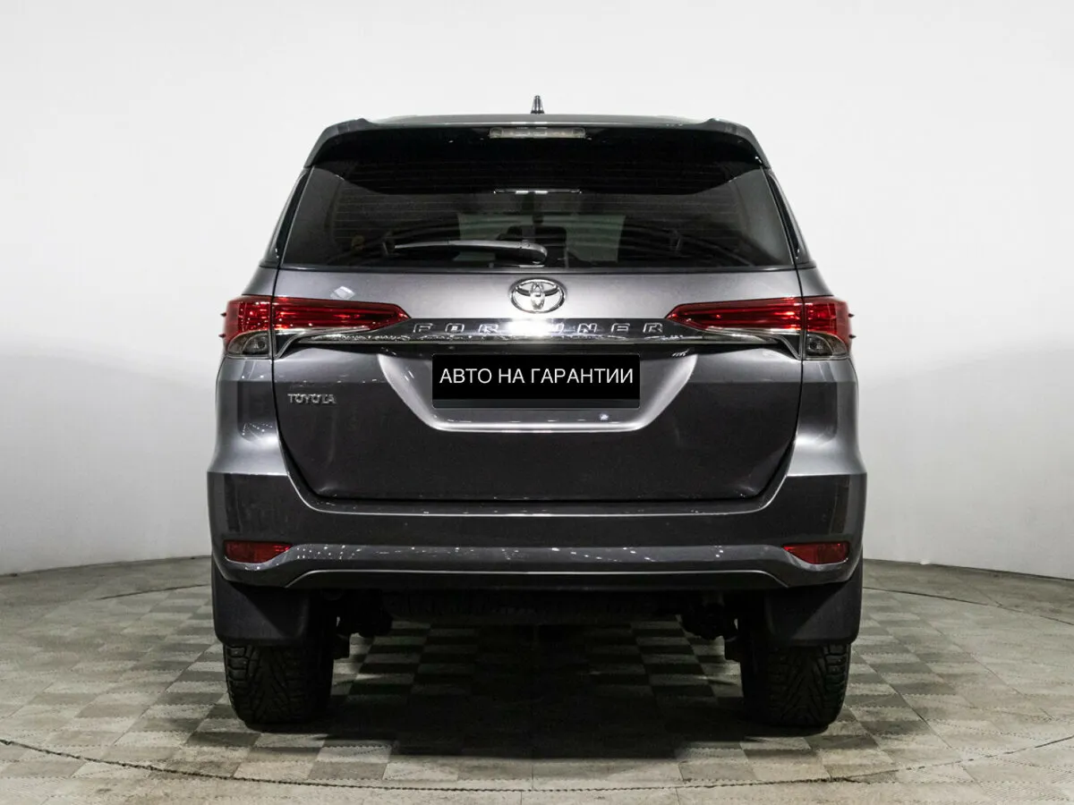Toyota Fortuner II Рестайлинг · Комфорт — фото 4