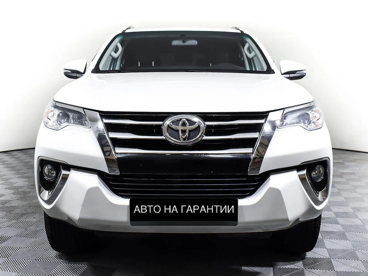 Toyota Fortuner II · Комфорт — фото 2