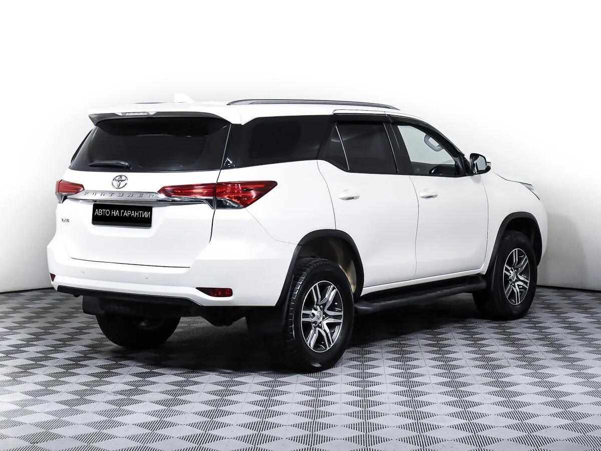 Toyota Fortuner II · Комфорт — фото 5
