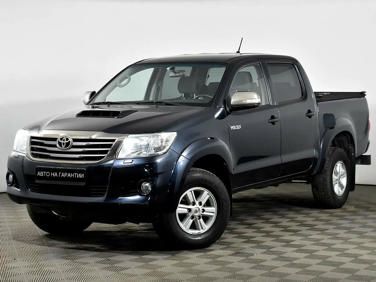 Toyota Hilux VII Рестайлинг · Стандарт