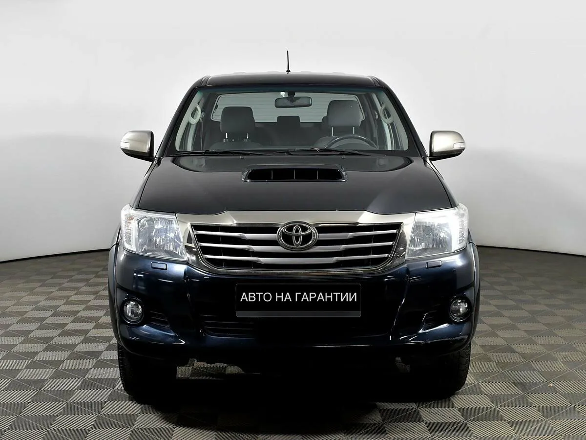 Toyota Hilux VII Рестайлинг · Стандарт — фото 2