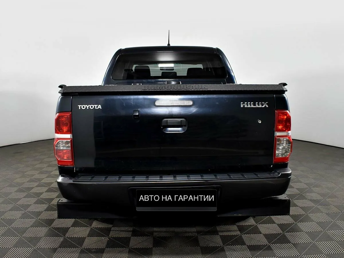 Toyota Hilux VII Рестайлинг · Стандарт — фото 4
