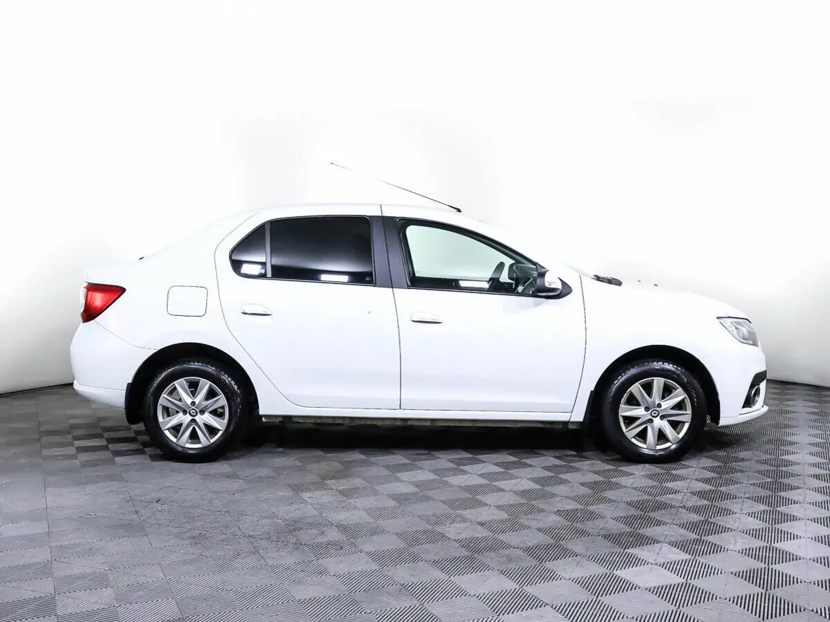 Renault Logan II Рестайлинг · Drive — фото 4