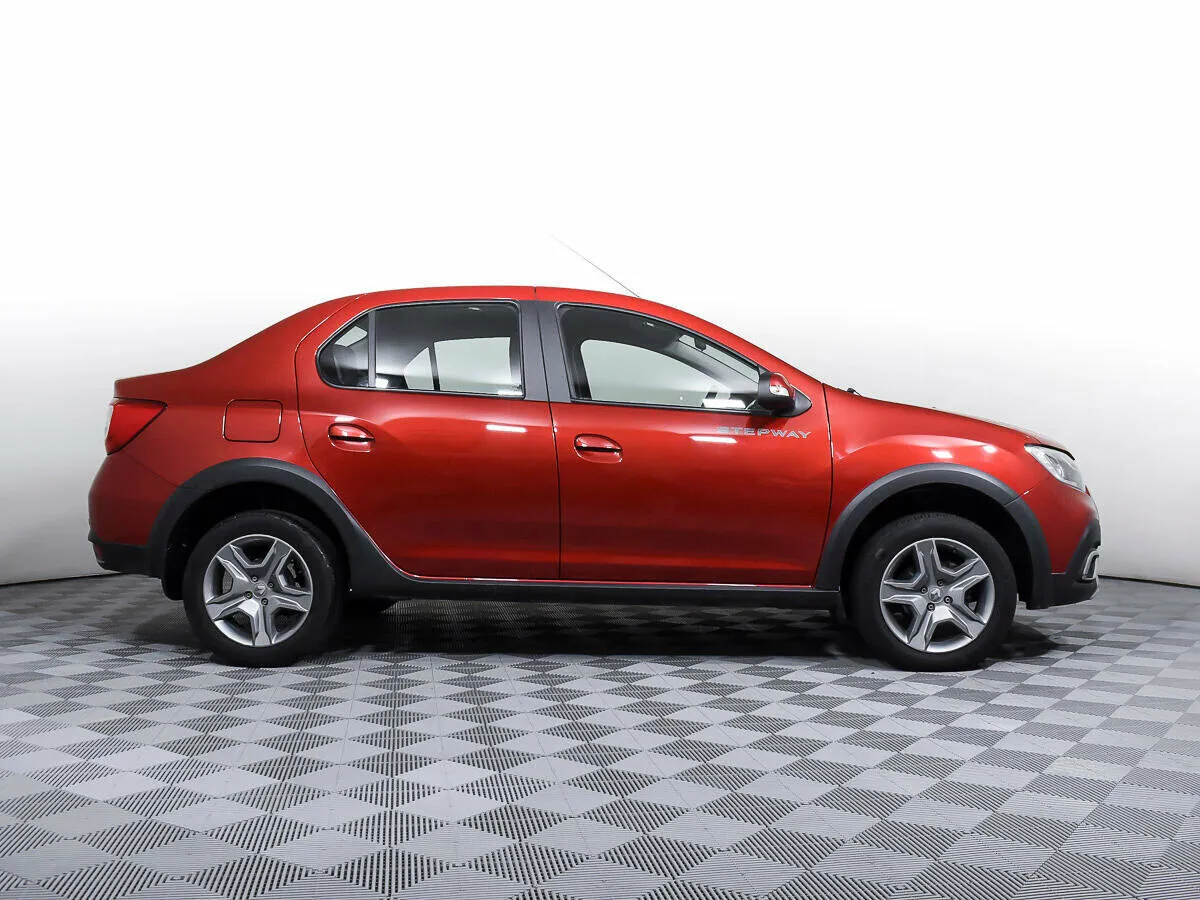 Renault Logan II Рестайлинг · Stepway Drive — фото 4