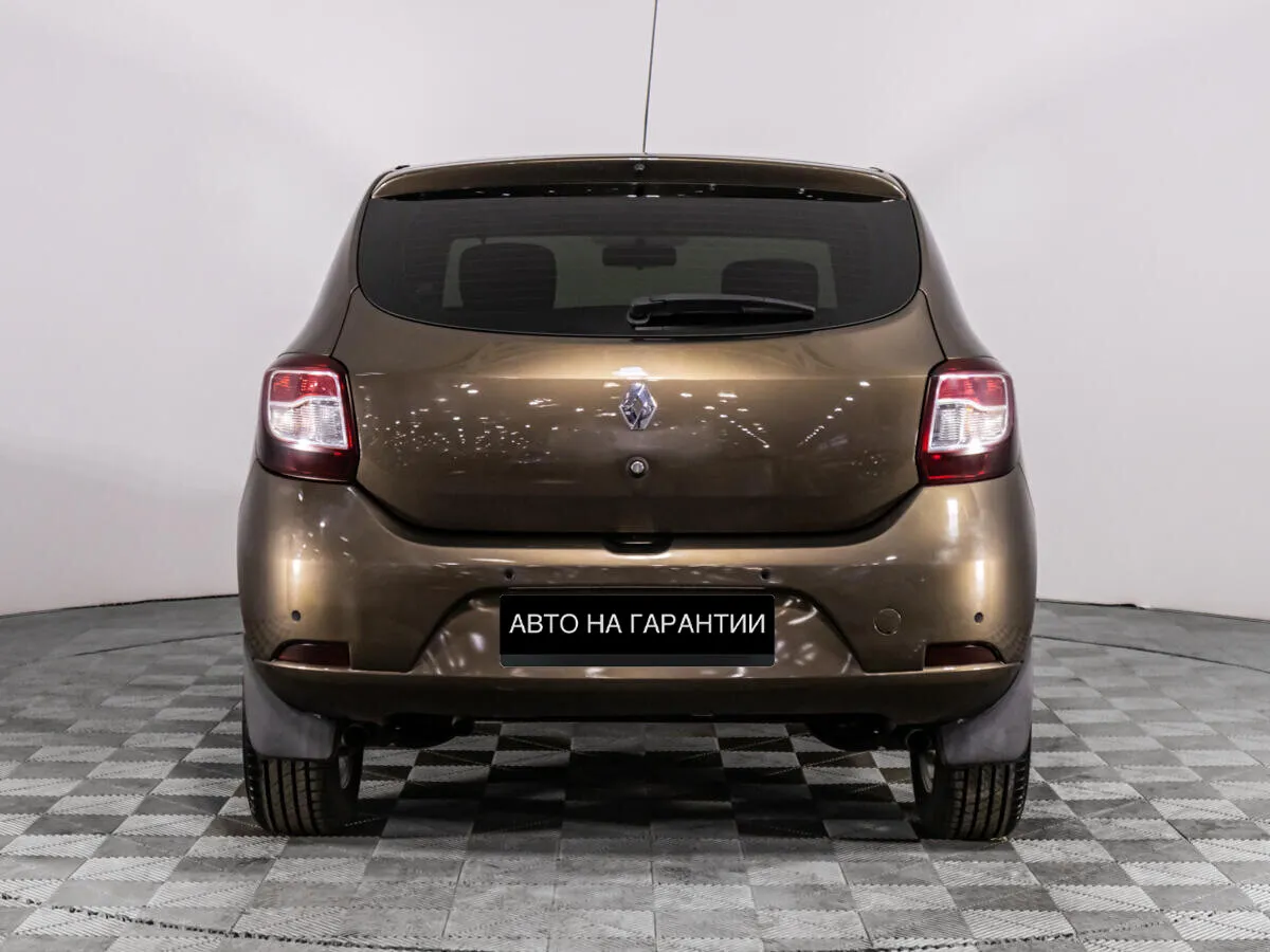 Renault Sandero II Рестайлинг · Drive — фото 4