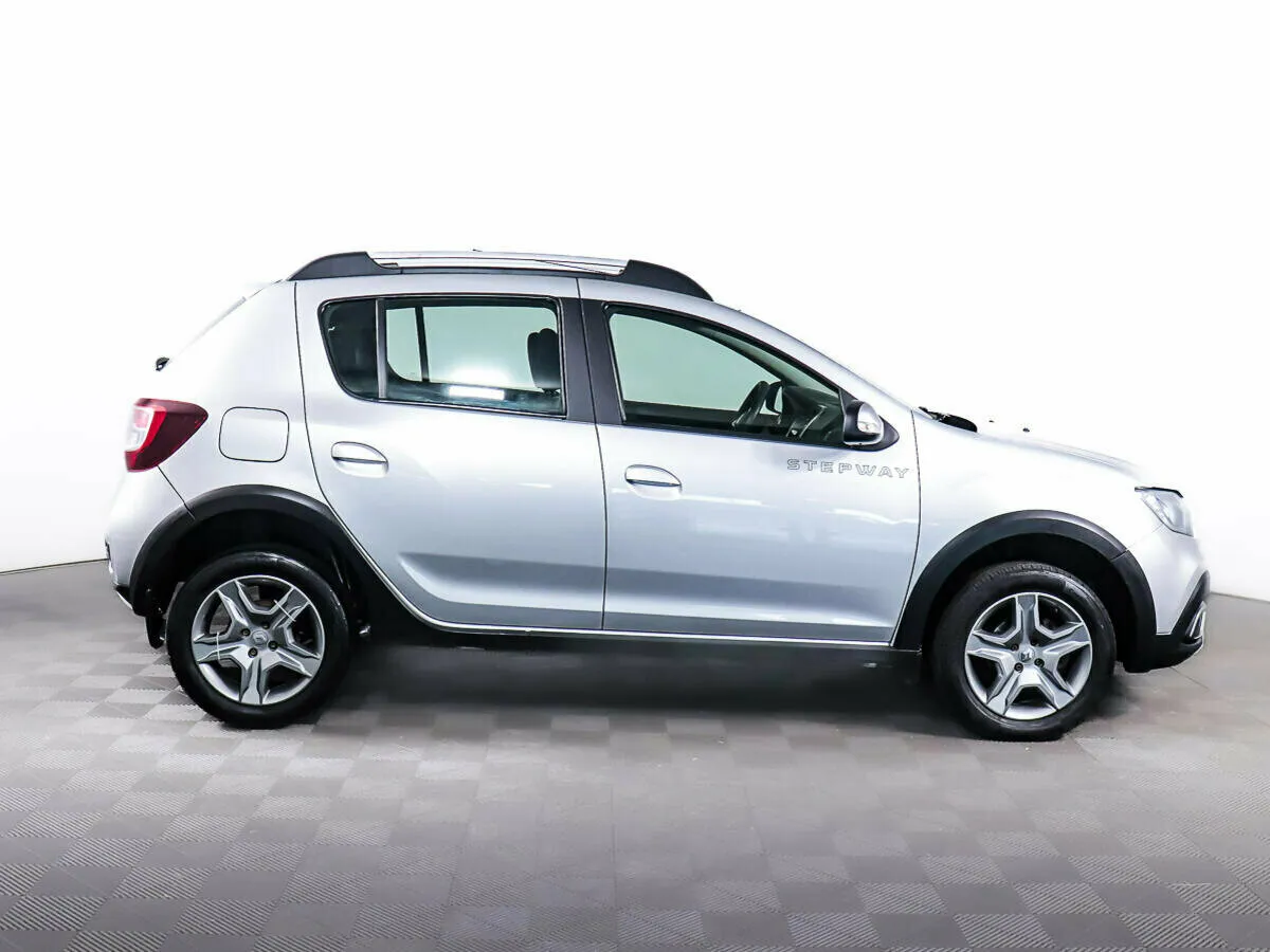 Renault Sandero II Рестайлинг · Drive — фото 4