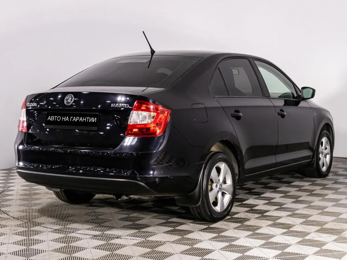 Skoda Rapid I — фото 3