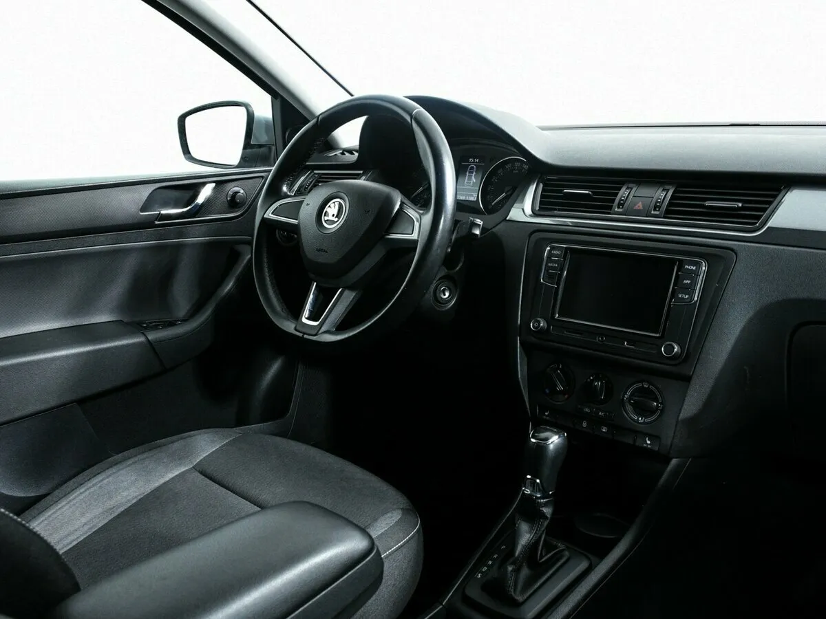 Skoda Rapid I — фото 5