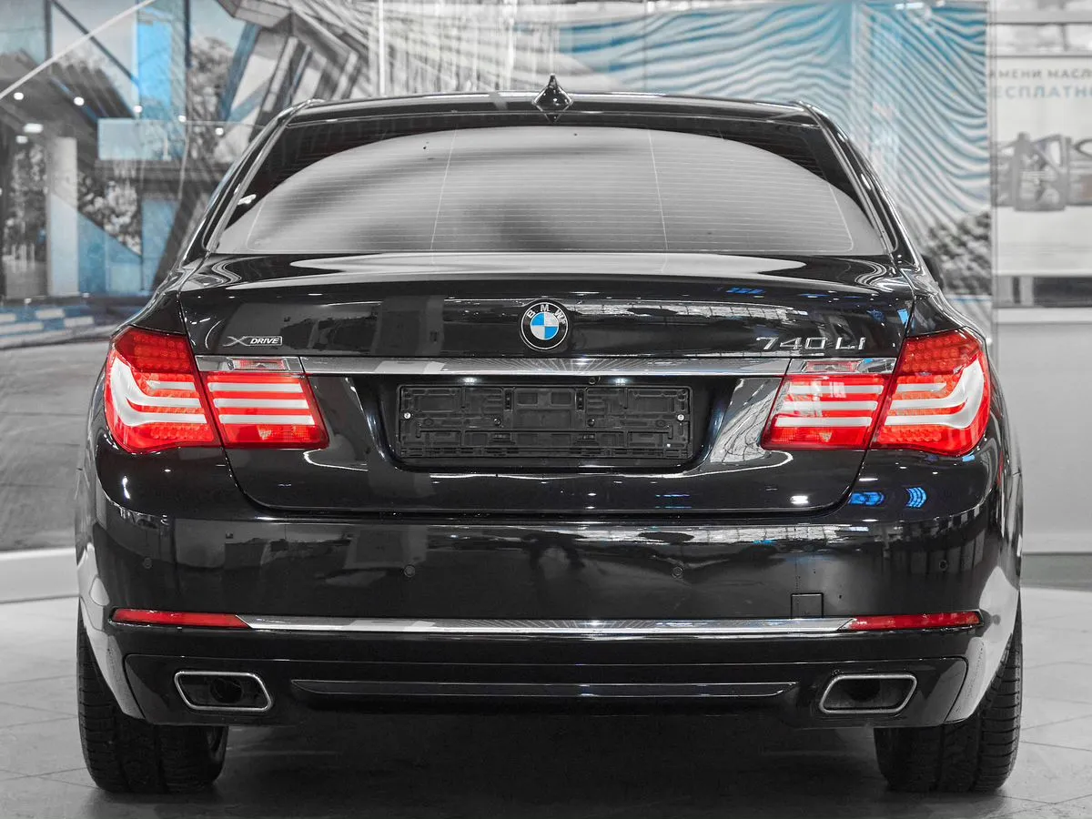 BMW 7 серии V (F01/F02/F04) Рестайлинг · 740Li xDrive — фото 5