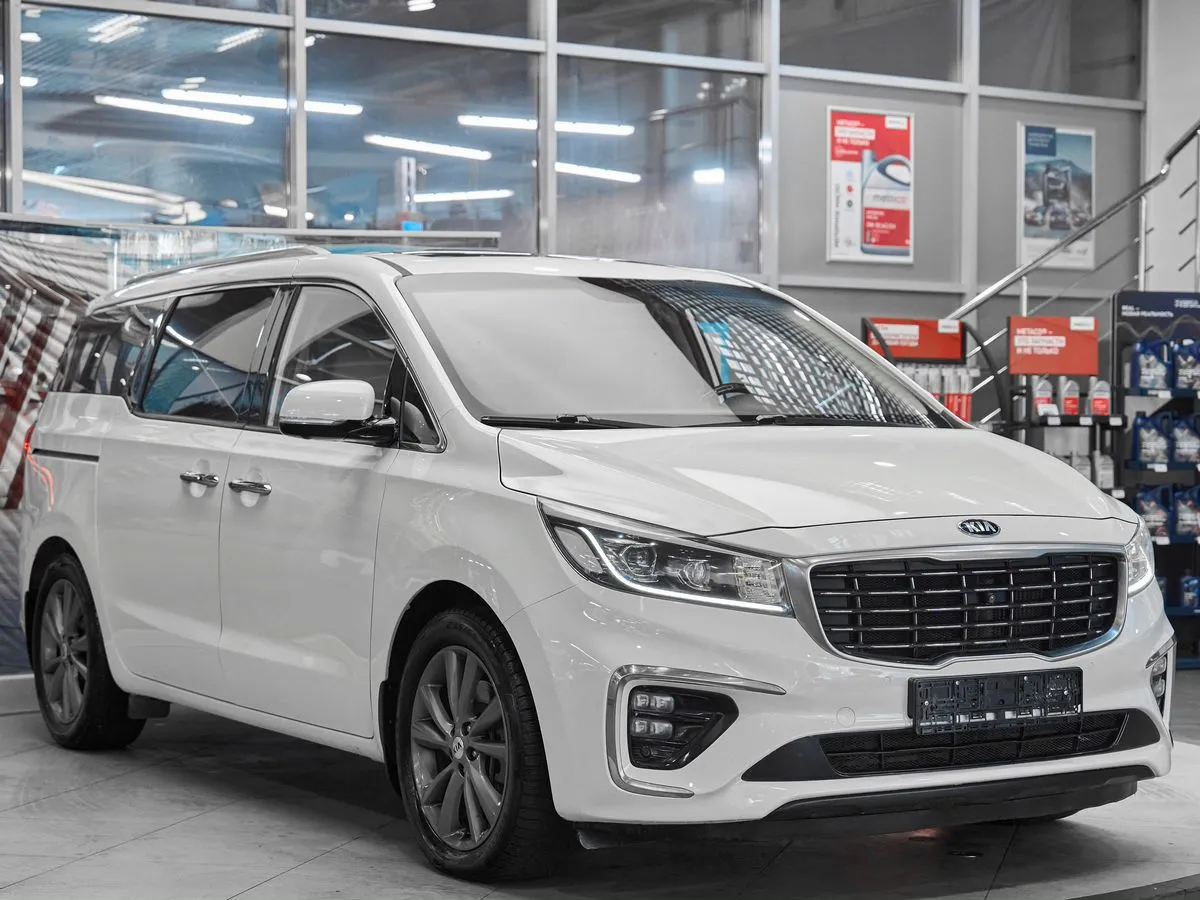 Kia Carnival III · Open High Prestige 9 seats (дром) — фото 3
