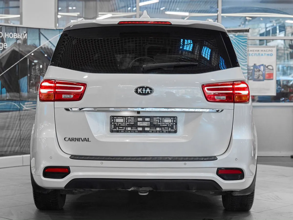 Kia Carnival III · Open High Prestige 9 seats (дром) — фото 5