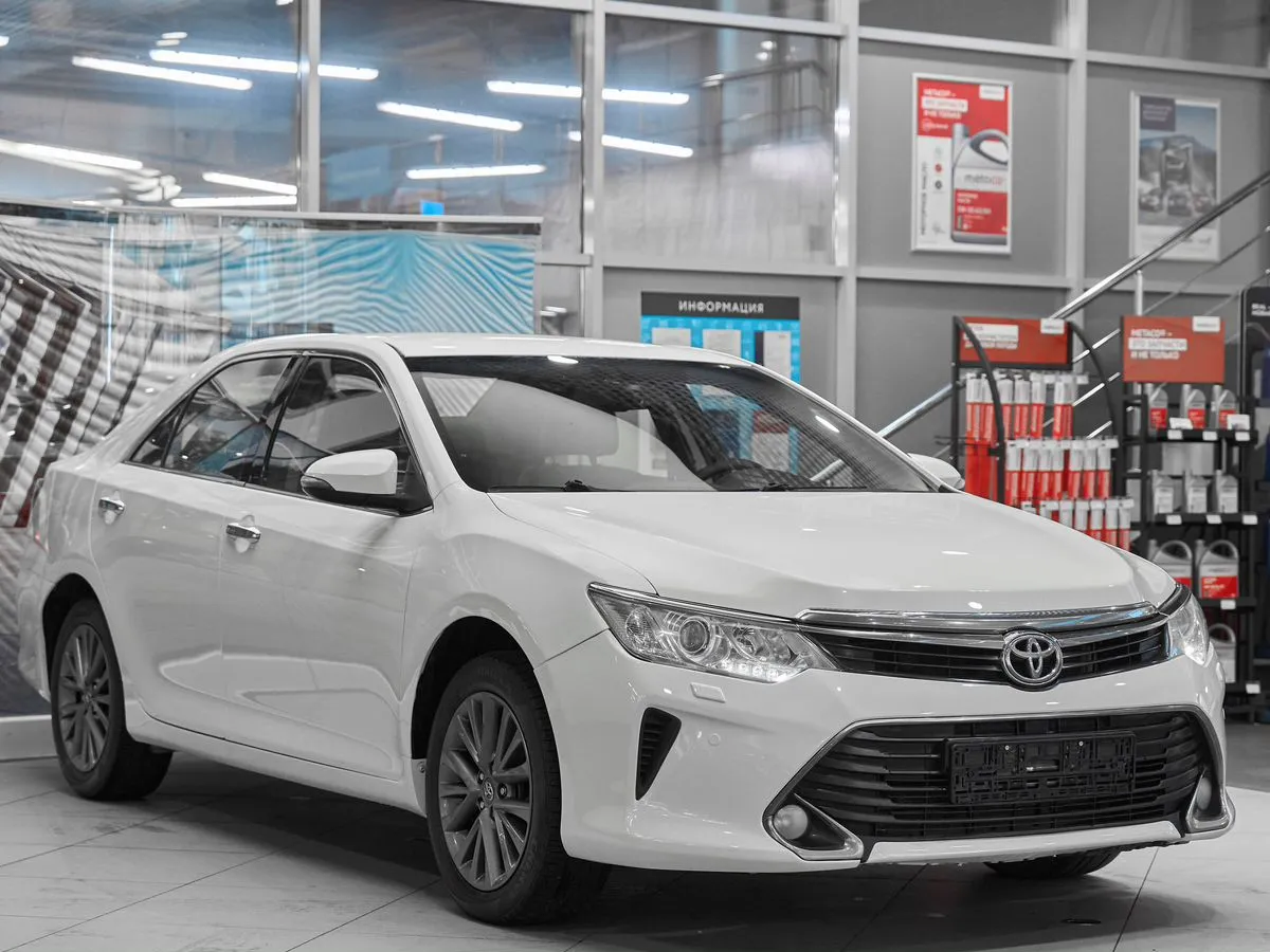 Toyota Camry VII (XV50) Рестайлинг · Элеганс — фото 3