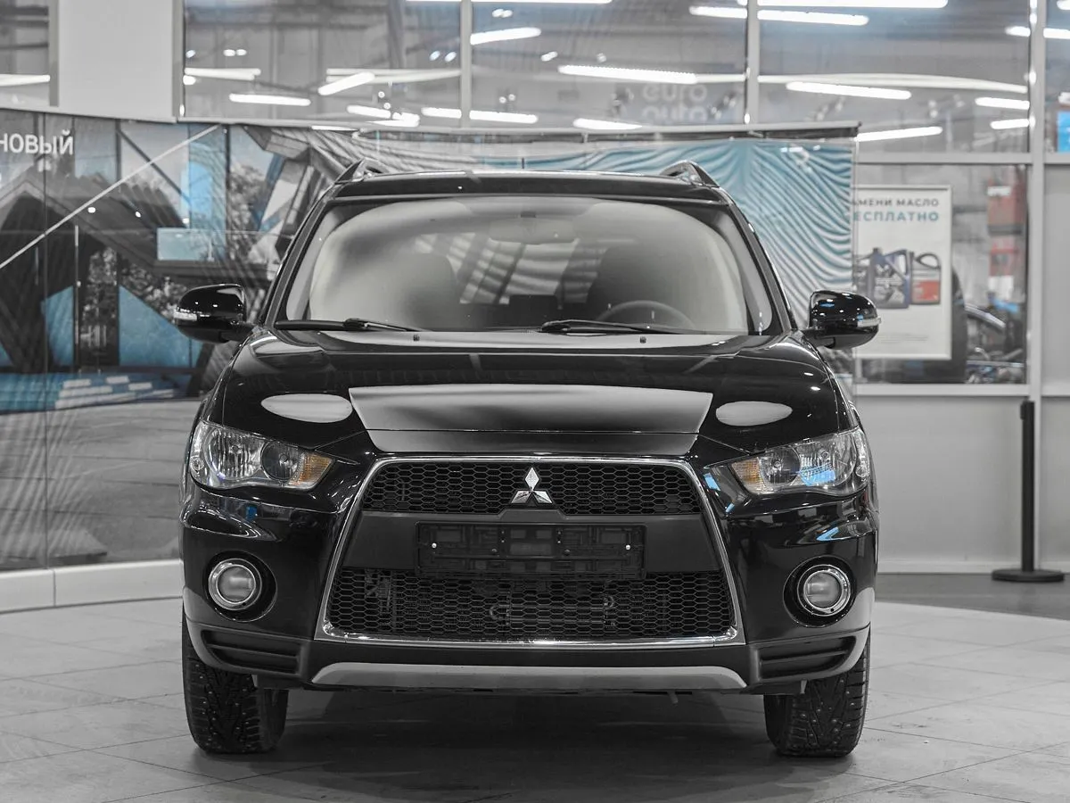 Mitsubishi Outlander II Рестайлинг · Ultimate — фото 2