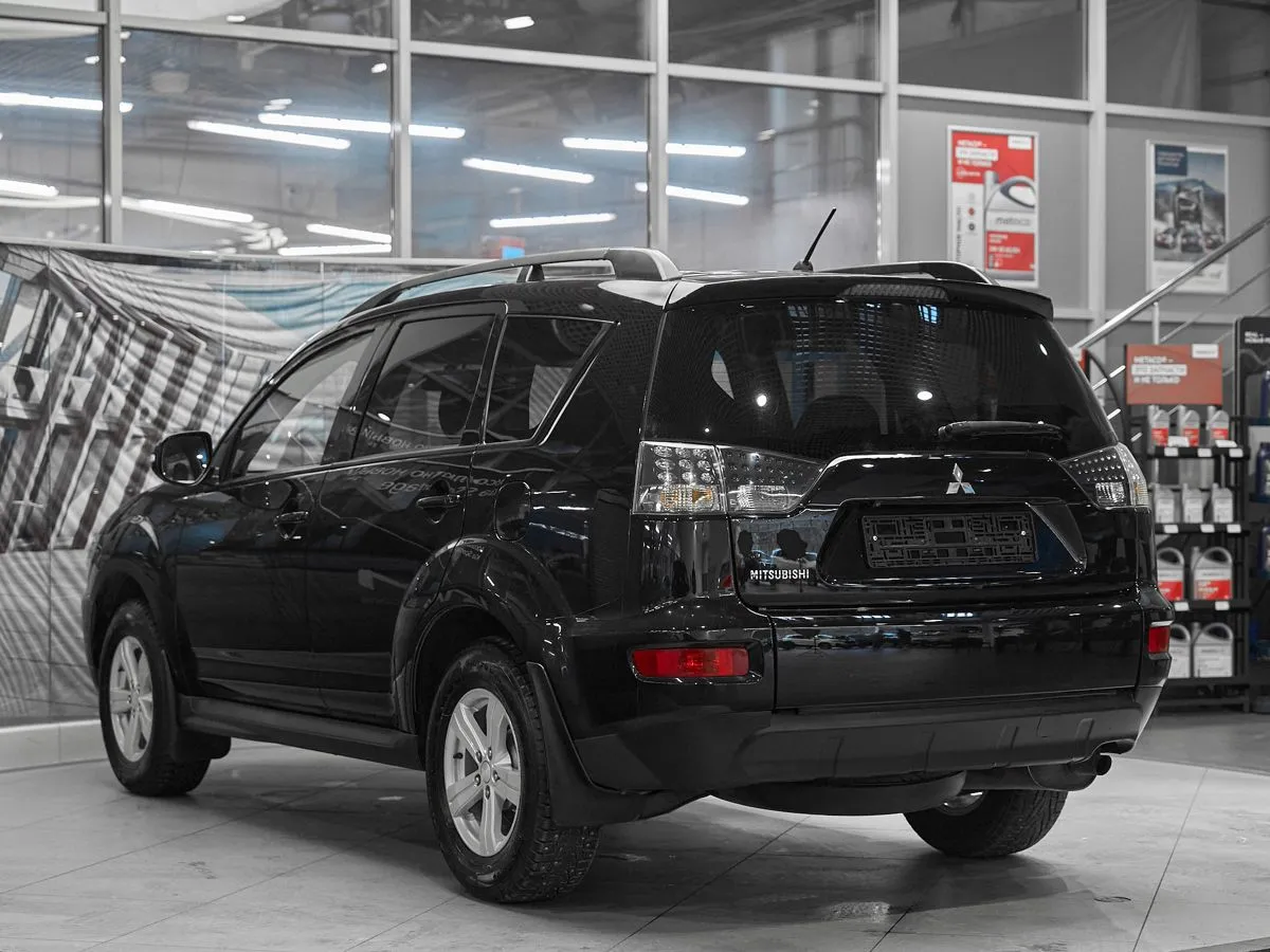 Mitsubishi Outlander II Рестайлинг · Ultimate — фото 4