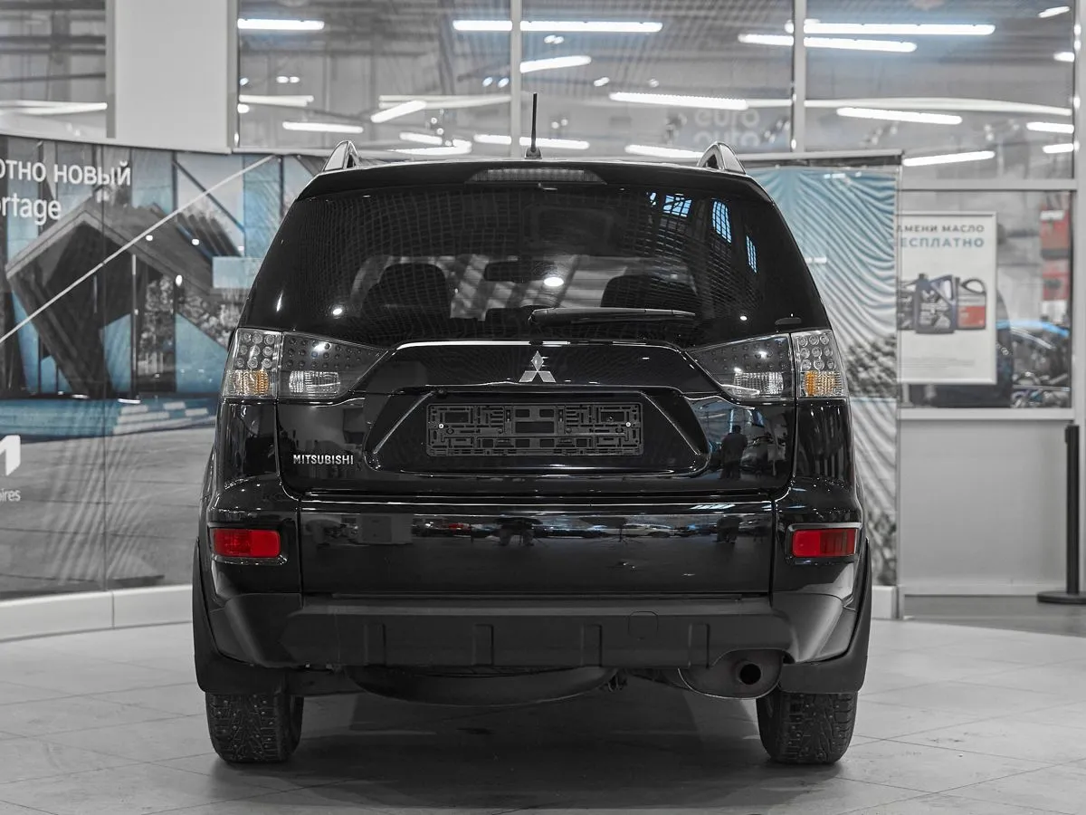 Mitsubishi Outlander II Рестайлинг · Ultimate — фото 5