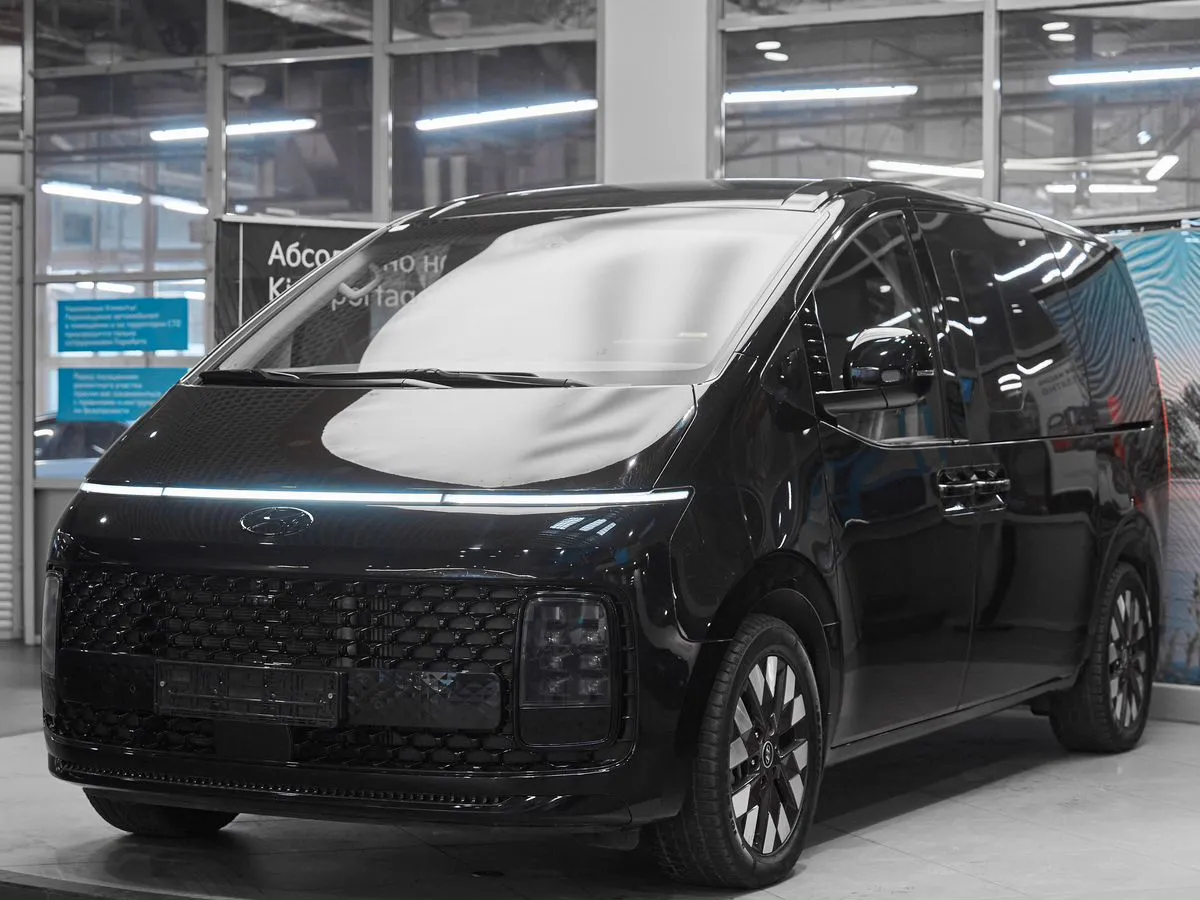 Hyundai Staria I · High-Tech