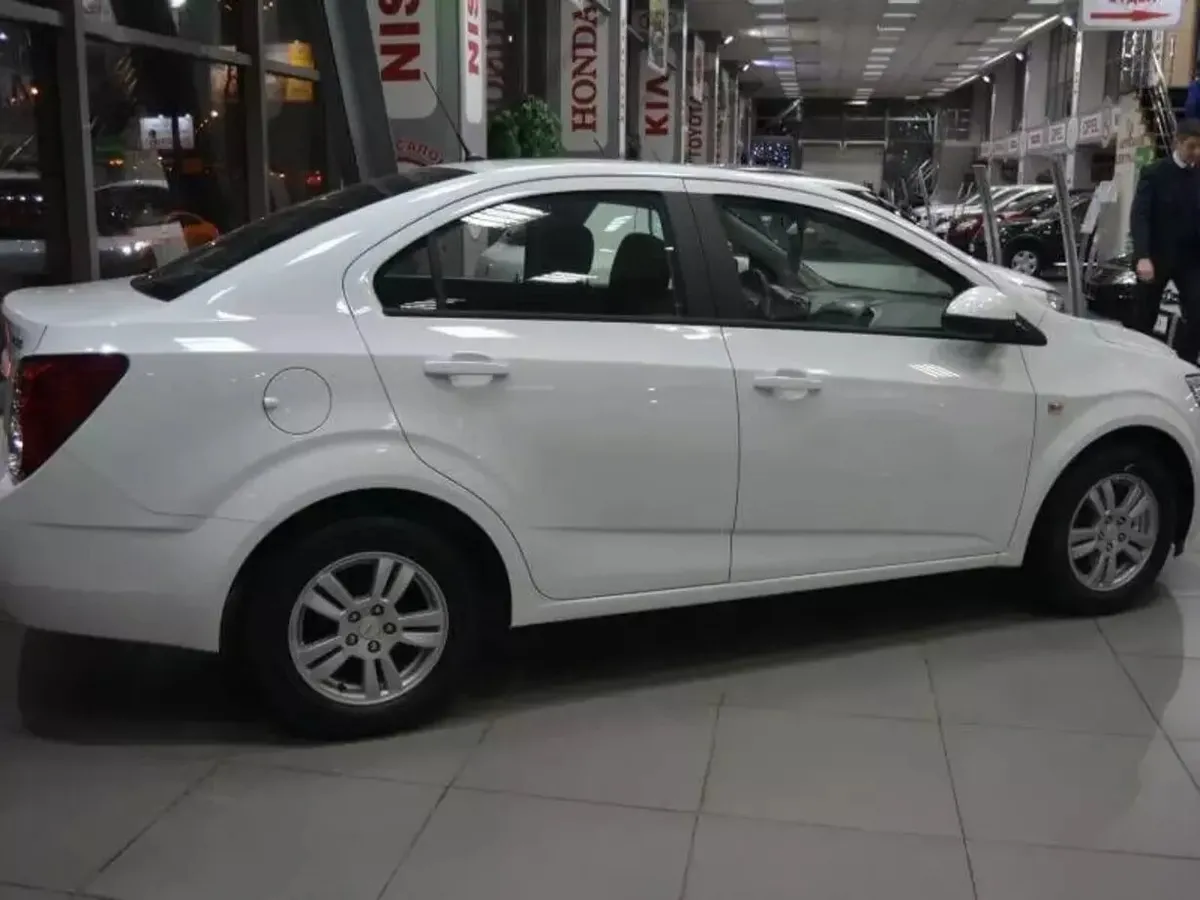 Chevrolet Aveo II · LT — фото 2