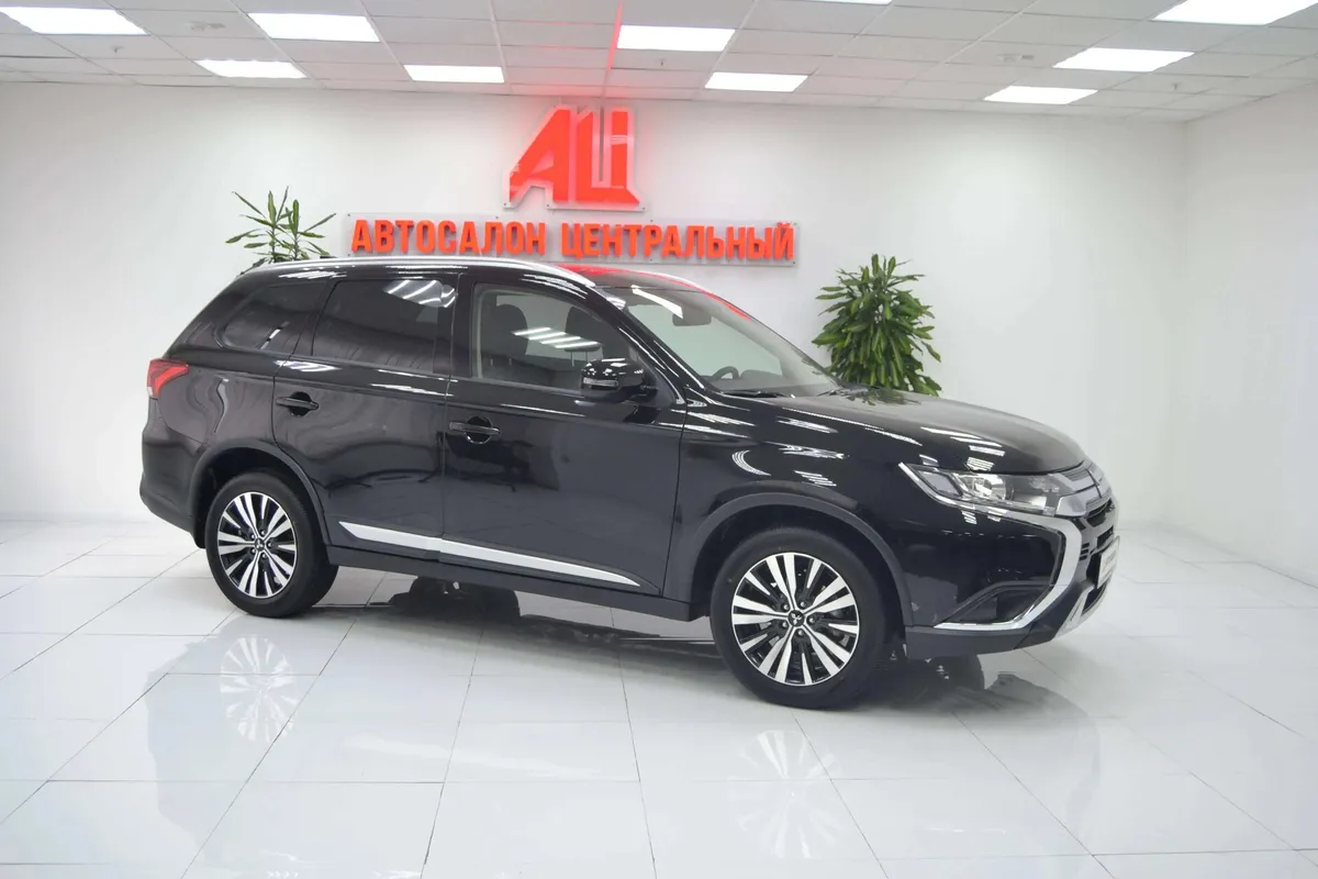 Mitsubishi Outlander III Рестайлинг 3 · Invite — фото 3
