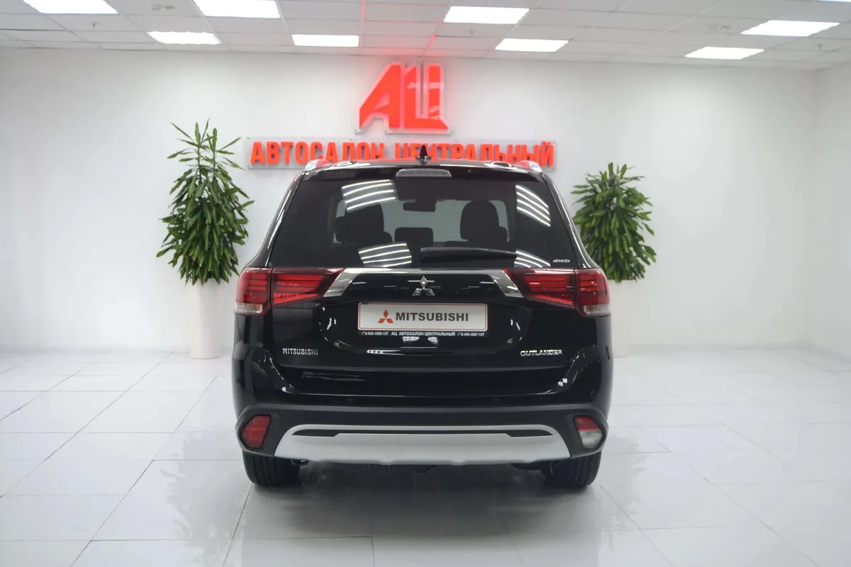 Mitsubishi Outlander III Рестайлинг 3 · Invite — фото 4