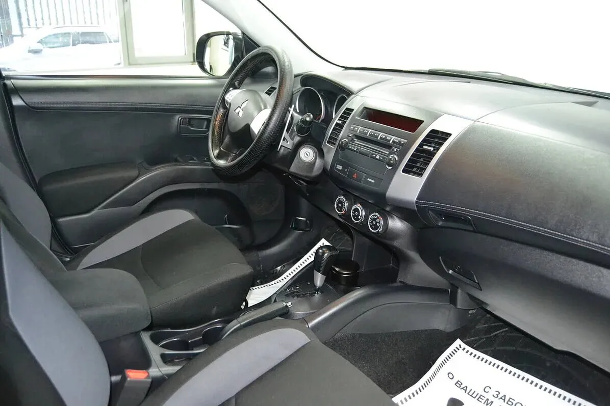 Mitsubishi Outlander II Рестайлинг · Intense — фото 5