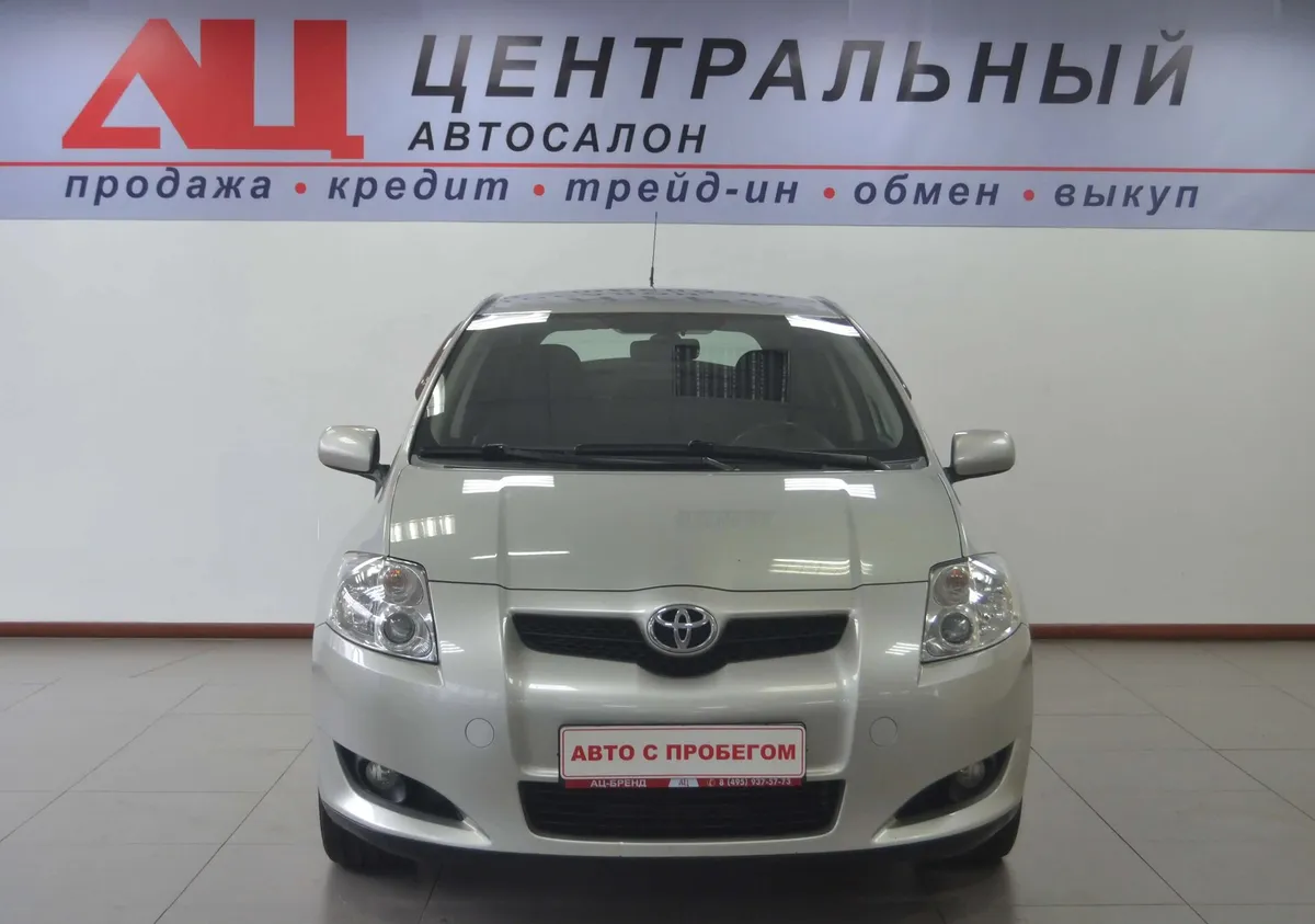 Toyota Auris I — фото 2