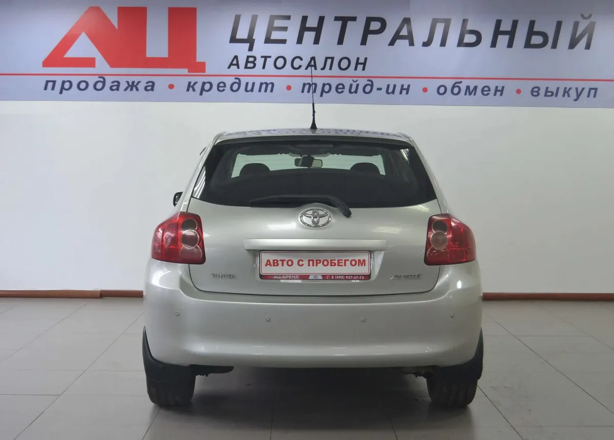 Toyota Auris I — фото 4